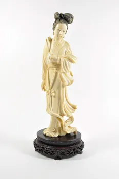 statuette de femme Chine 1977 1977.60.47  Photo Mucem