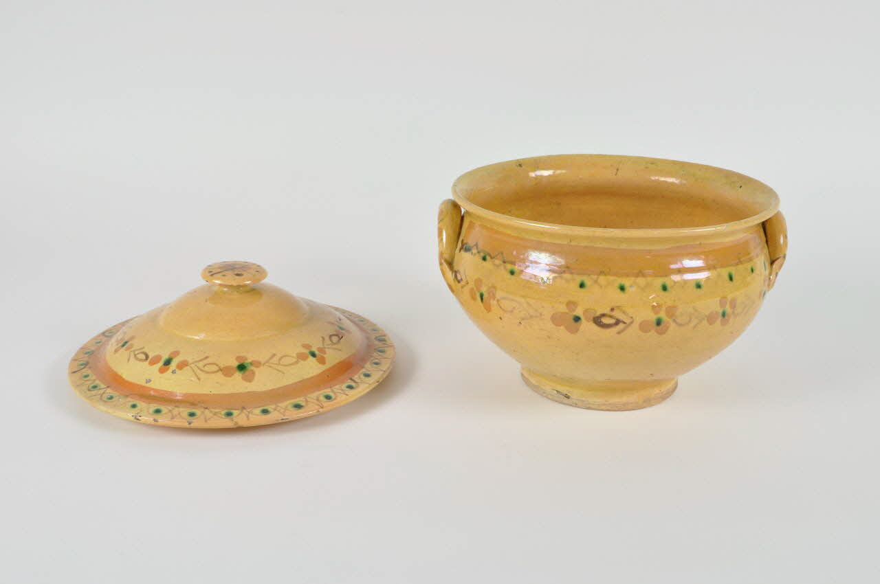 soupière 1938.184.1.1-2 Photo Mucem