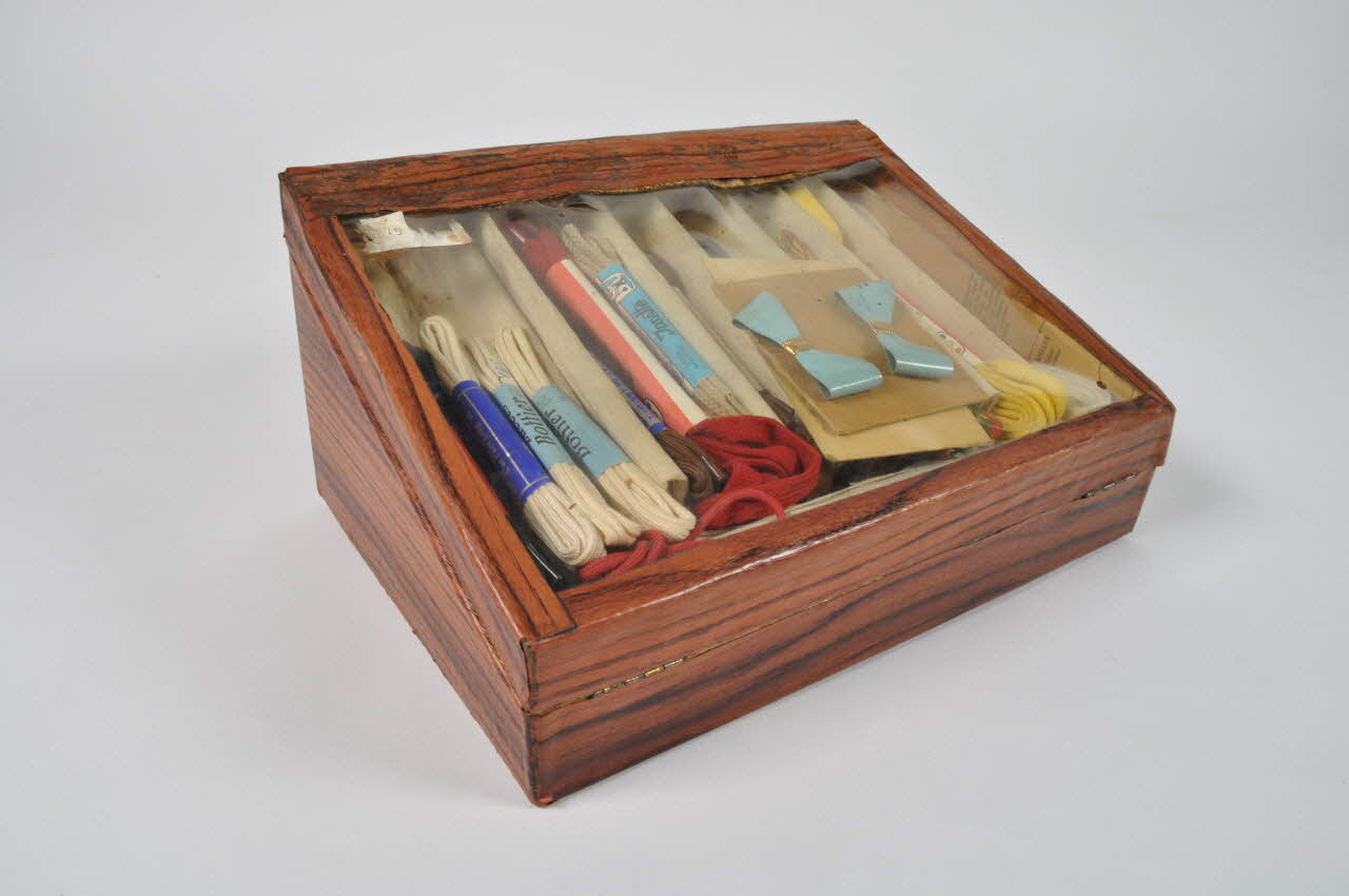 présentoir 1900-1950 1977.75.125 Photo Mucem