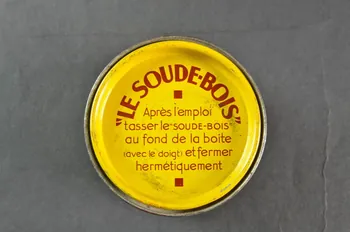 PRODUIT DE REFFECTION ET D'ENTRETIEN 1900-1950 1977.75.144 Photo Mucem