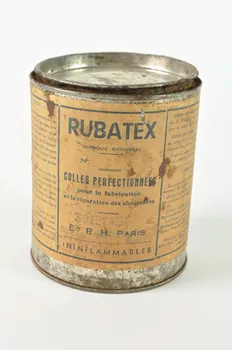 PRODUIT DE REFFECTION ET D'ENTRETIEN 1900-1950 1977.75.146 Photo Mucem