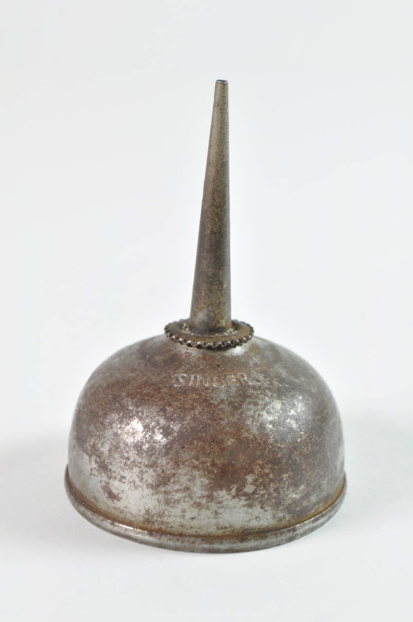 burette 1900-1950 1977.75.191.1-2 Photo Mucem
