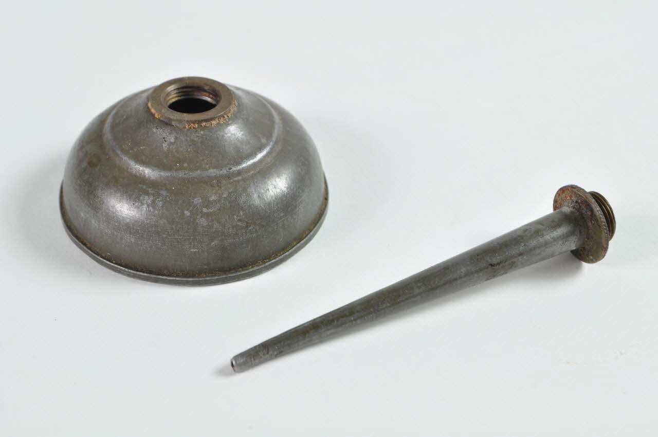 burette 1900-1950 1977.75.192.1-2 Photo Mucem