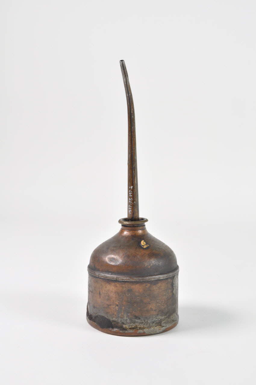 burette 1900-1950 1977.75.197.1-2 Photo Mucem