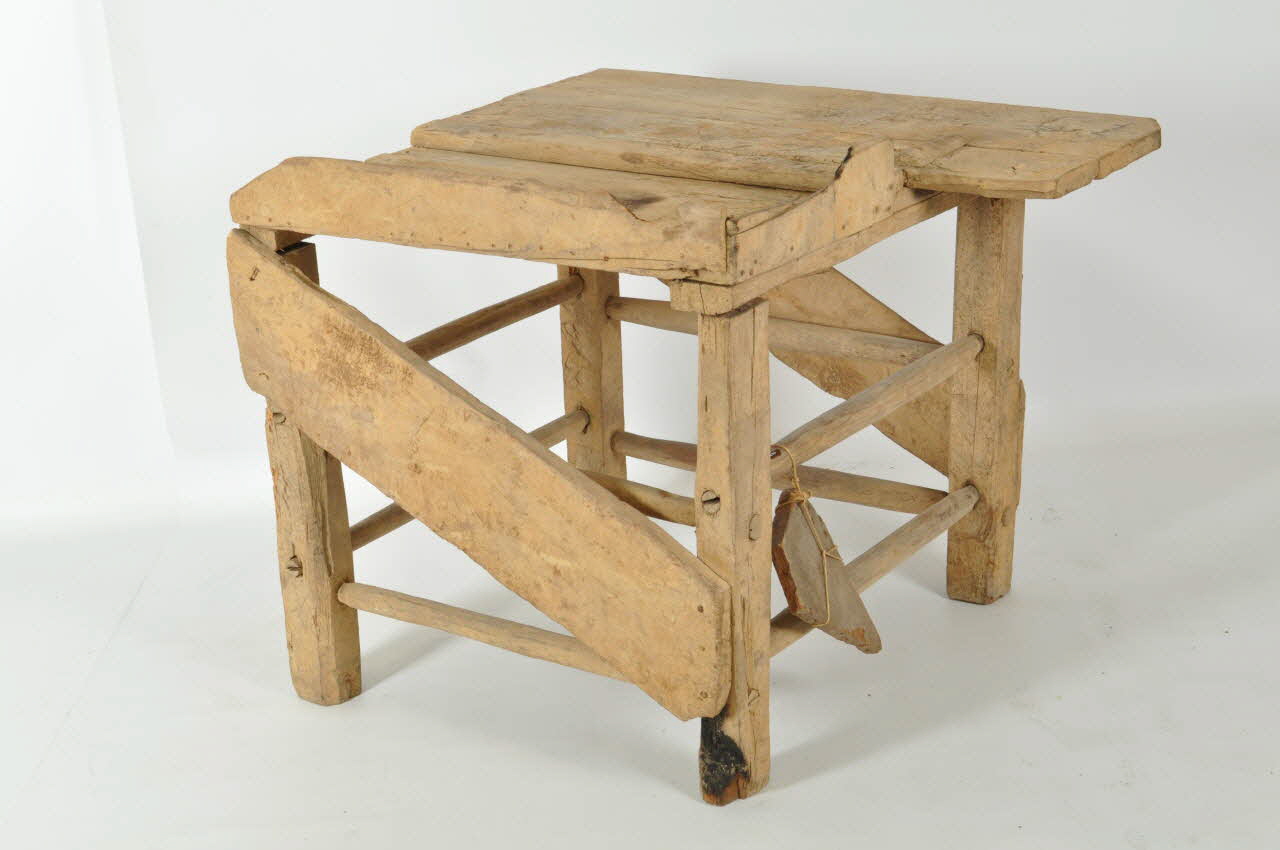 TABLE DE TUILIER 1938.194.141 Photo Mucem