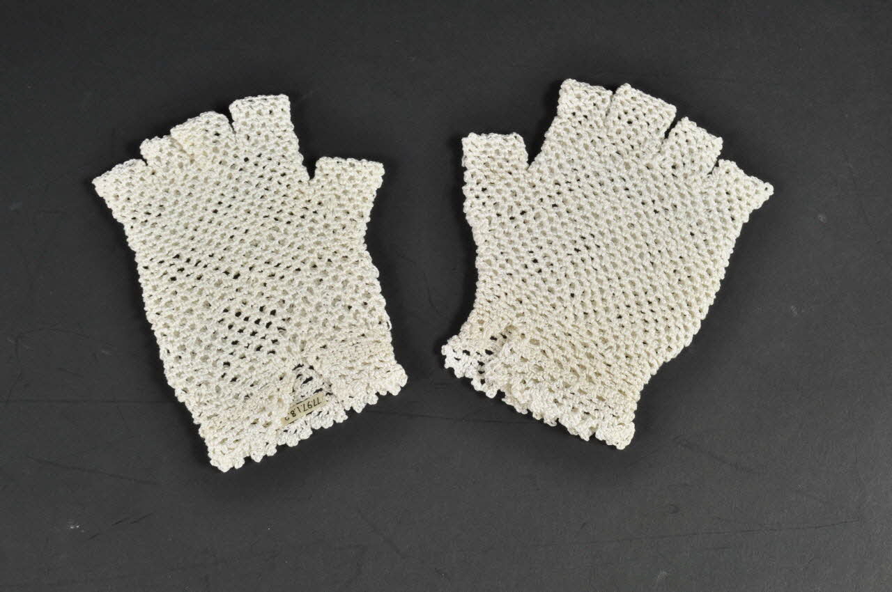 mitaine 1977 1977.97.1.8.1-2 Photo Mucem