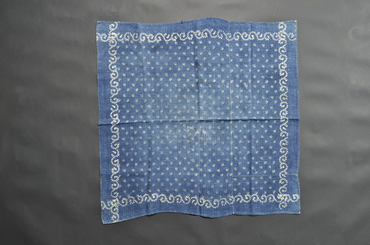 CARRE DE TISSU DMH1977.109.18 Photo Mucem
