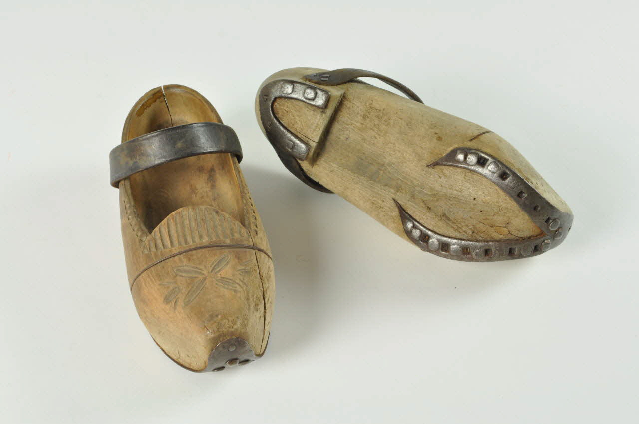 sabot de femme 1938.194.49.1-2 Photo Mucem