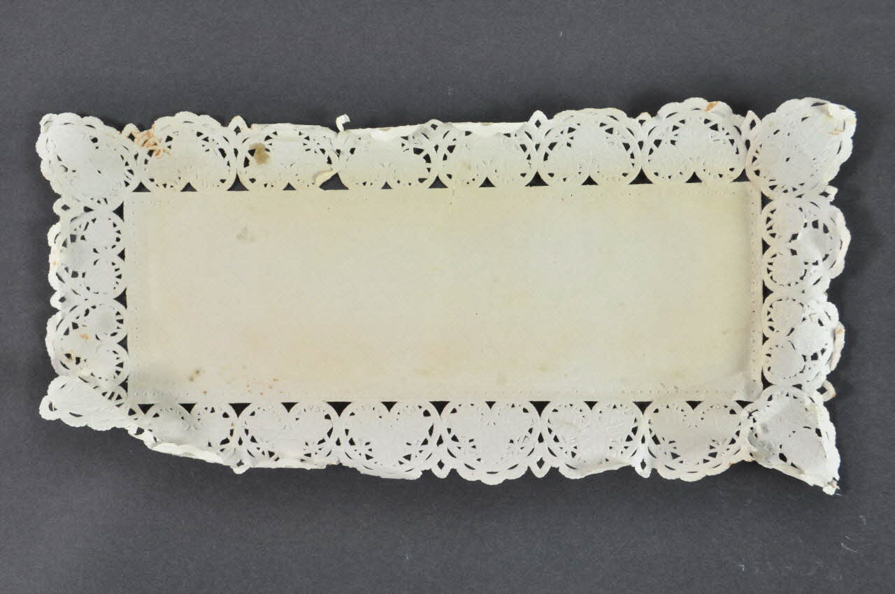 PAPIER DENTELLE 1975.20.73.2 Photo Mucem