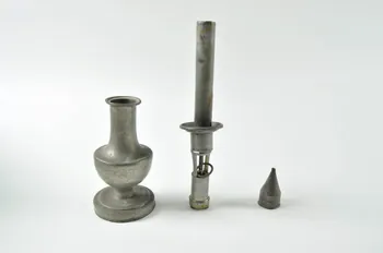 lampe à pompe Provence-Alpes-Côte d’Azur, France 1940 1940.14.2.1-5  Photo Mucem