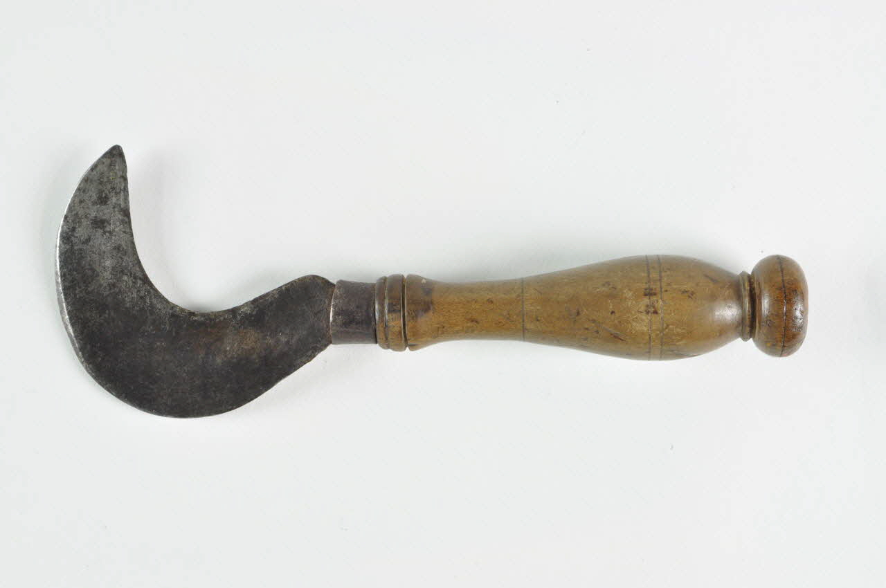 SERPE DE VIGNERON 1975.74.25 Photo Mucem