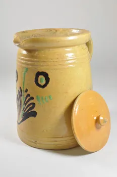 pot Alsace, France 1950-1975 1975.91.17.1-2 Photo Mucem