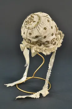 bonnet de nouveau-né 1940.26.27 Photo Mucem