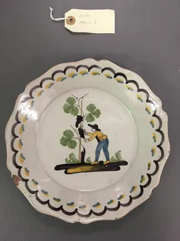 assiette calotte Bourgogne, France 1800-1810 1960.2.6 Photo