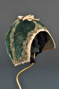 bonnet de nouveau-né 1940.26.33 Photo Mucem