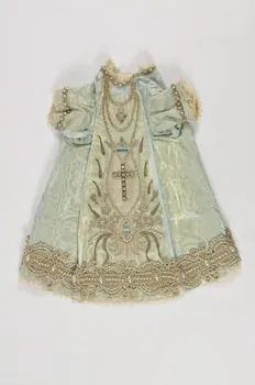 Couvent Du Refuge robe De l'Enfant Jésus de Prague Centre, France 1872 1979.34.1  Photo Mucem