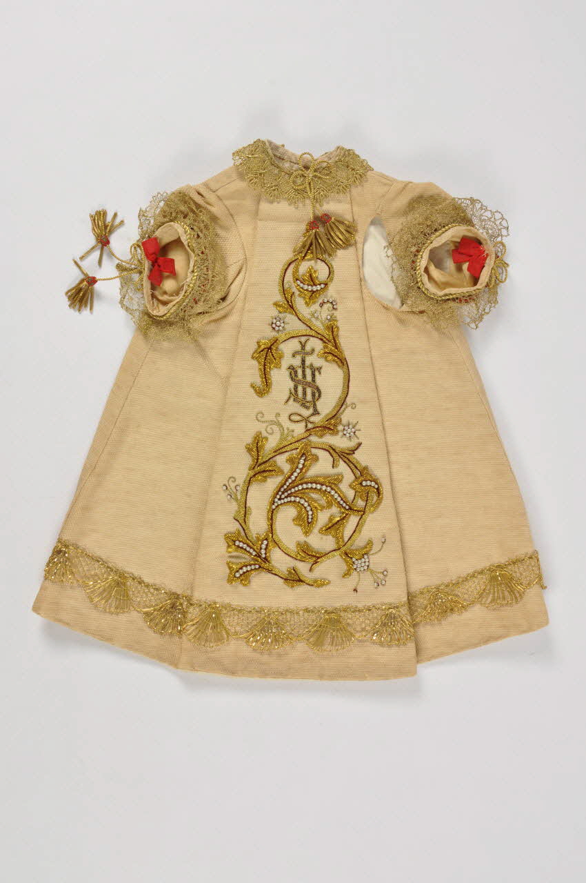 Couvent Du Refuge robe De l'Enfant Jésus de Prague Centre, France 1870-1914 1979.34.11 Photo Mucem