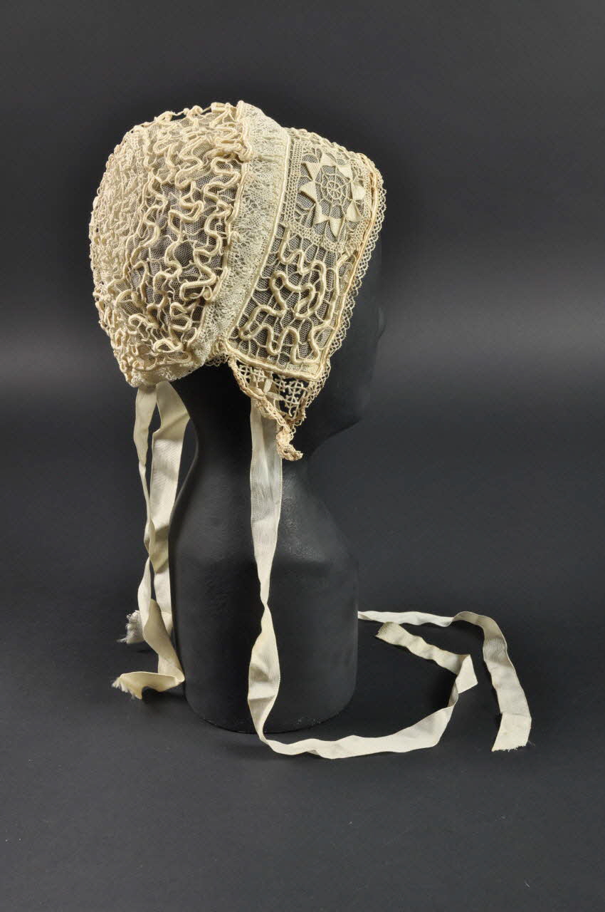 bonnet de fillette 1936 1981.28.11  Photo Mucem