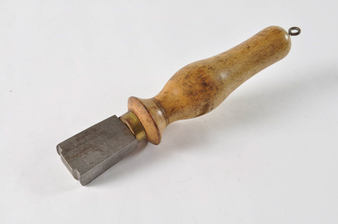 Ullathorme FER A LISSE Île-de-France, France 1920 1981.29.12 Photo Mucem