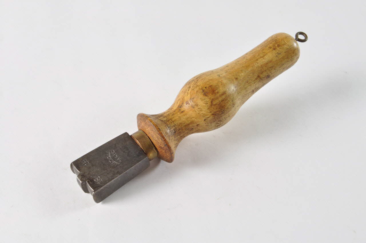 Ullathorme FER A LISSE Île-de-France, France 1920 1981.29.13 Photo Mucem