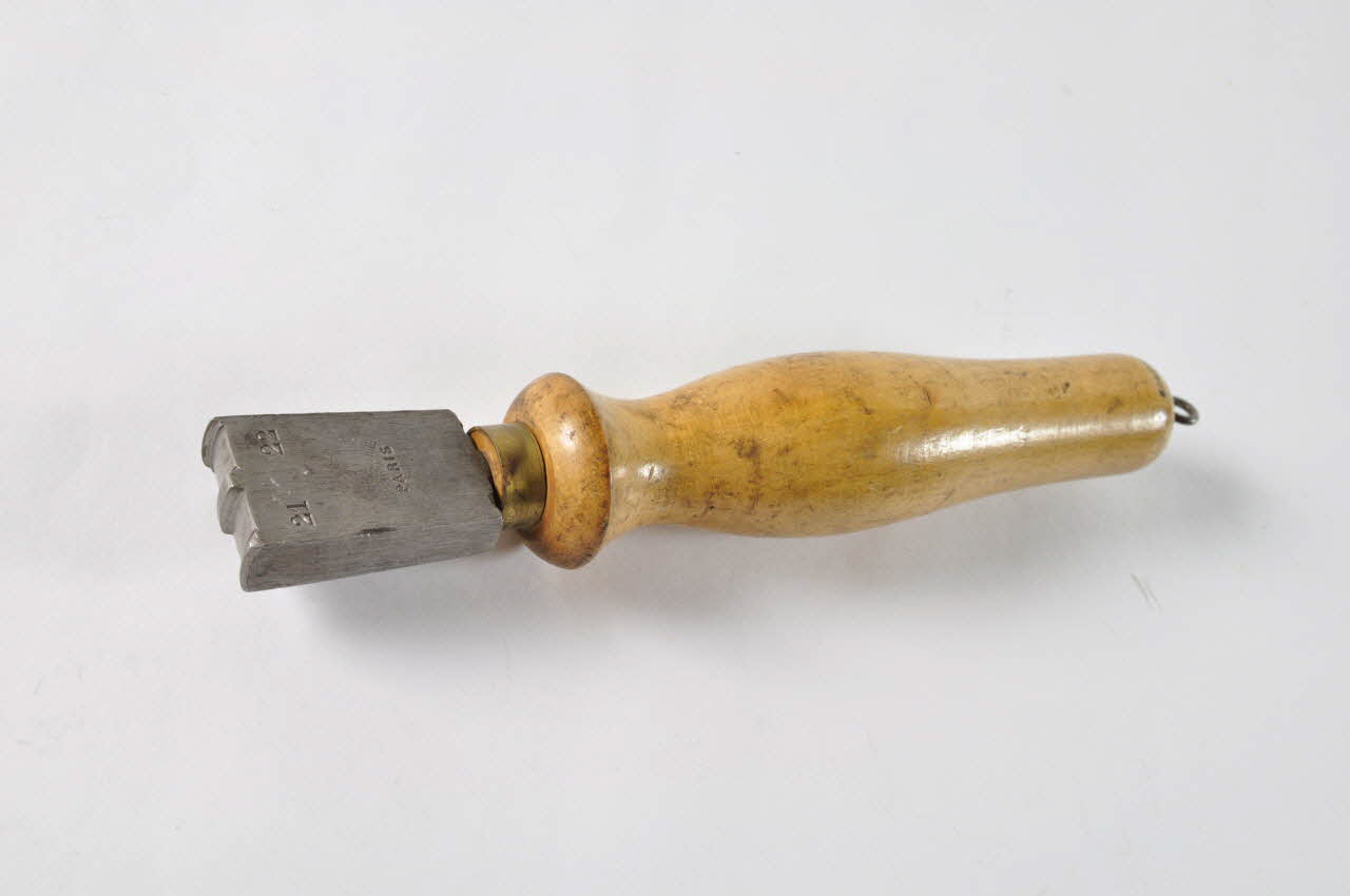 Ullathorme FER A LISSE Île-de-France, France 1920 1981.29.19 Photo Mucem