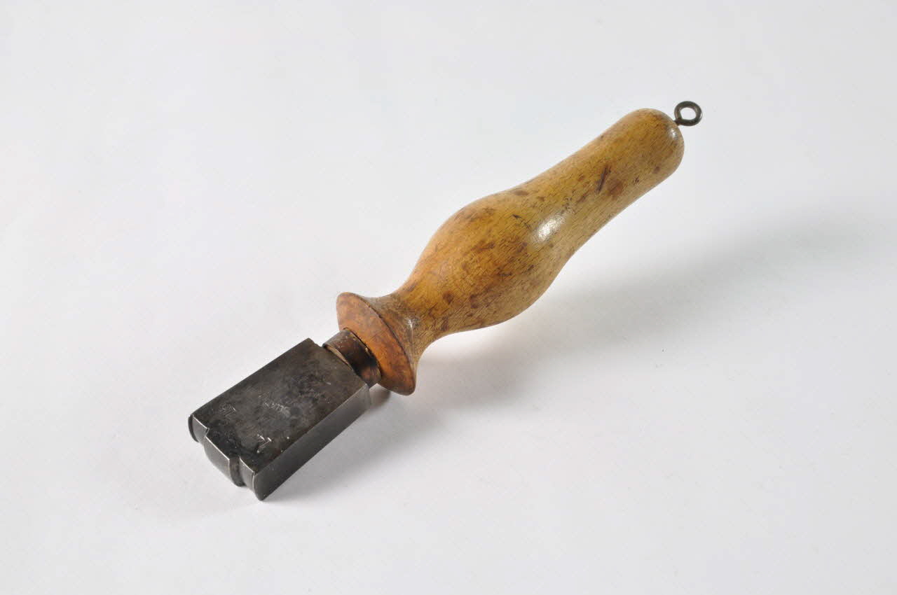 Ullathorme FER A LISSE Île-de-France, France 1920 1981.29.26 Photo Mucem