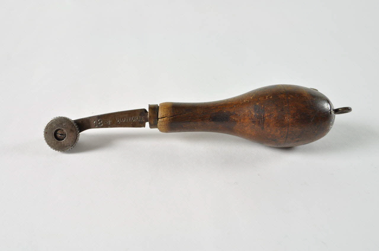 Ullathorme roulette Île-de-France, France 1920 1981.29.43 Photo Mucem