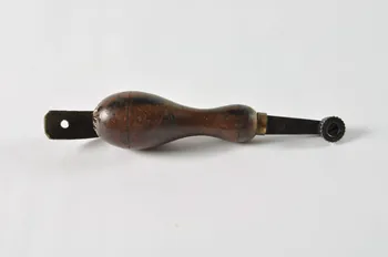 E Leggenschwiller roulette Île-de-France, France 1920 1981.29.44 Photo Mucem