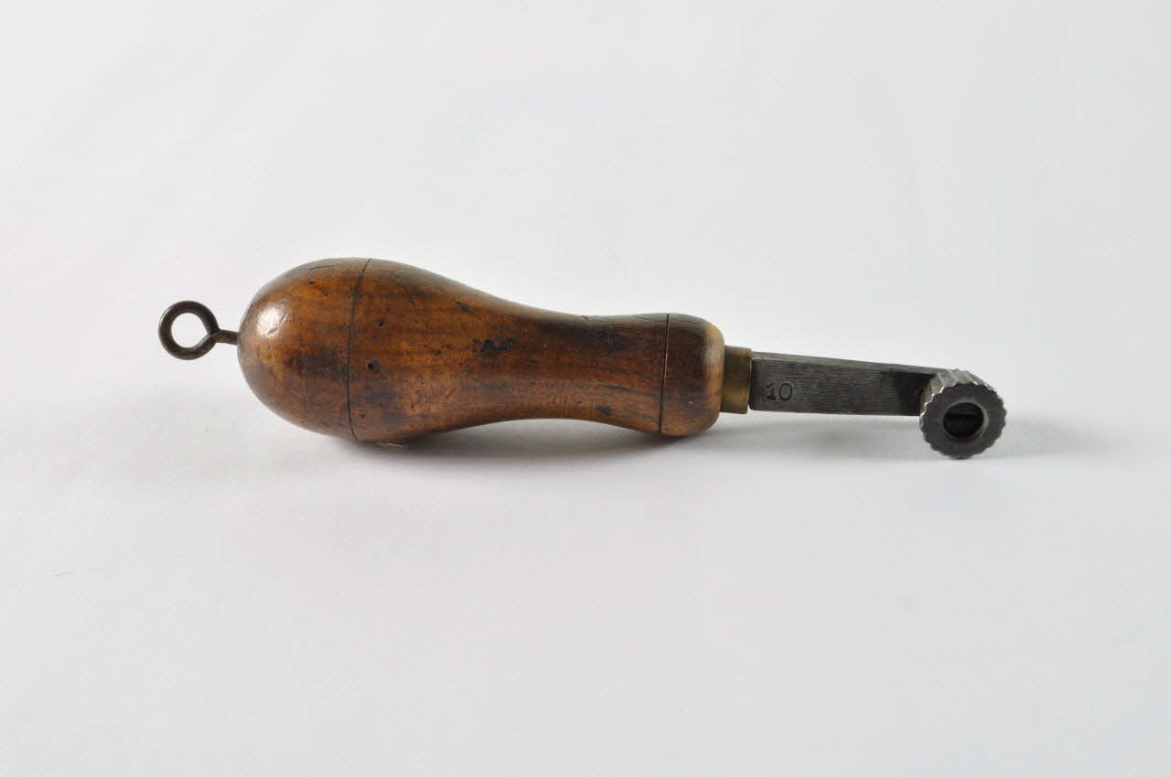 E Egganschwiller roulette Île-de-France, France 1920 1981.29.48 Photo Mucem