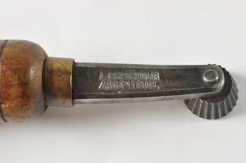 E Egganschwiller roulette Île-de-France, France 1920 1981.29.50 Photo Mucem