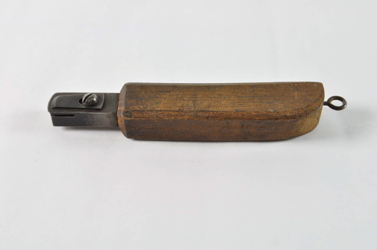 Adrien Dupuy FER A EMBOITAGE Île-de-France, France 1920 1981.29.60 Photo Mucem