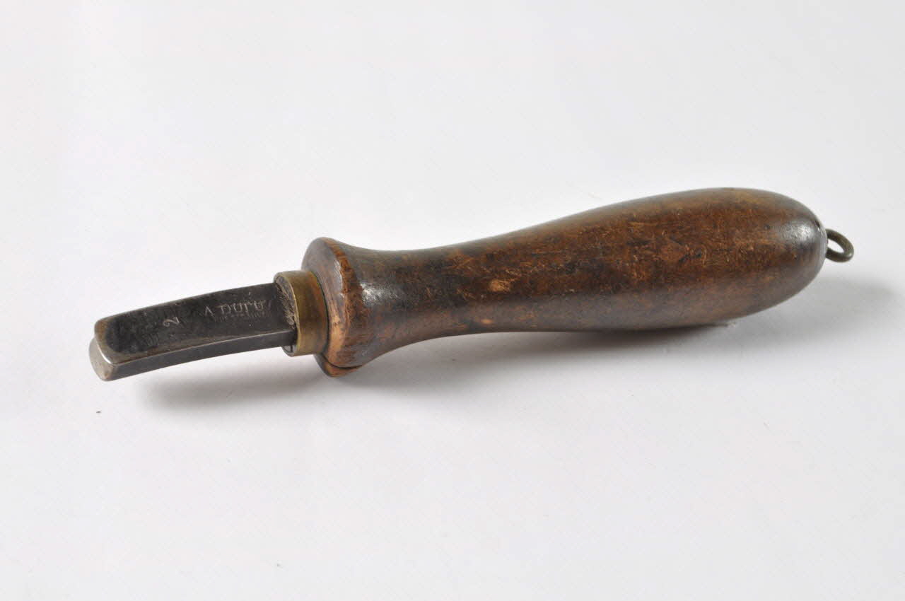 Adrien Dupuy FER A CAMBRURE Île-de-France, France 1920 1981.29.65 Photo Mucem