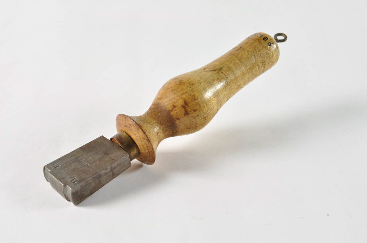 Ullathorme FER A LISSE Île-de-France, France 1920 1981.29.7 Photo Mucem