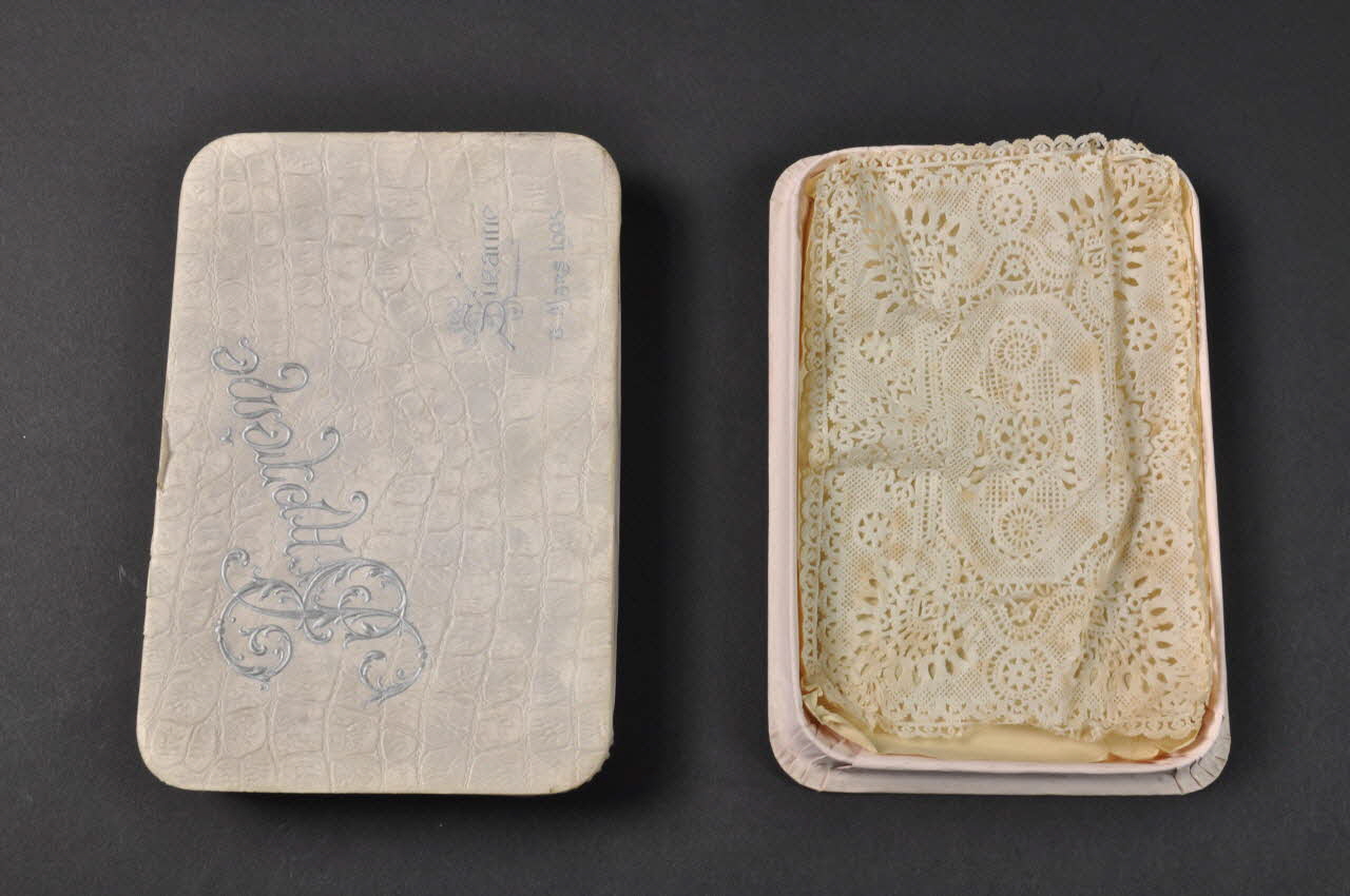 boîte à cacao 1905/3/6 1978.55.13.1-2 Photo Mucem