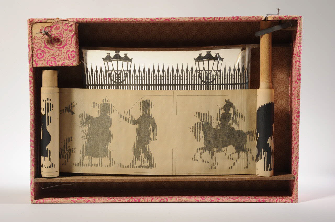 Saussine frères éditeurs boîte de jeu OMBRO-CINEMA Paris 1925-1935 2000.4.2.1-3 Photo