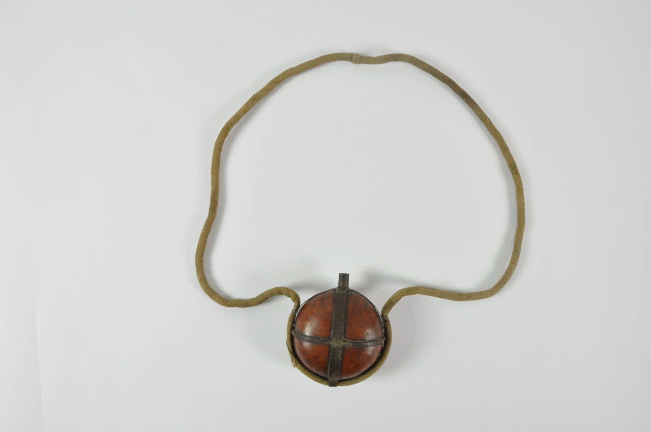 gourde Laragne(Hautes-Alpes) 1900-1938 1938.5.55.1 Photo Mucem