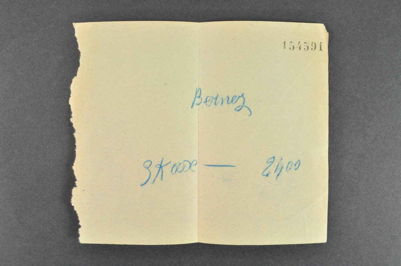 FEUILLE DE PAPIER Île-de-France, France 1939 1979.7.196.8 Photo Mucem