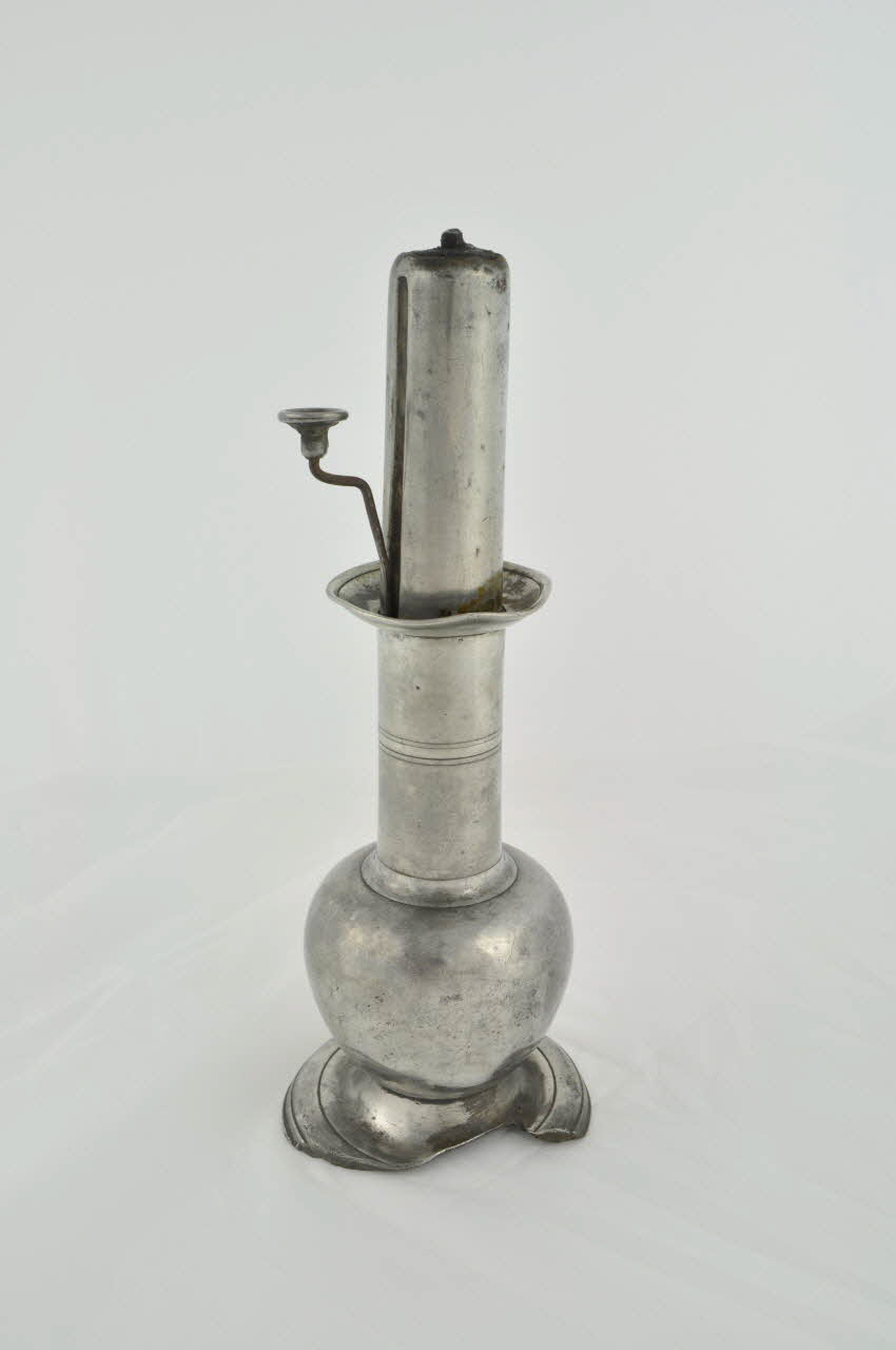 lampe à pompe 1938.50.28.1-2  Photo Mucem