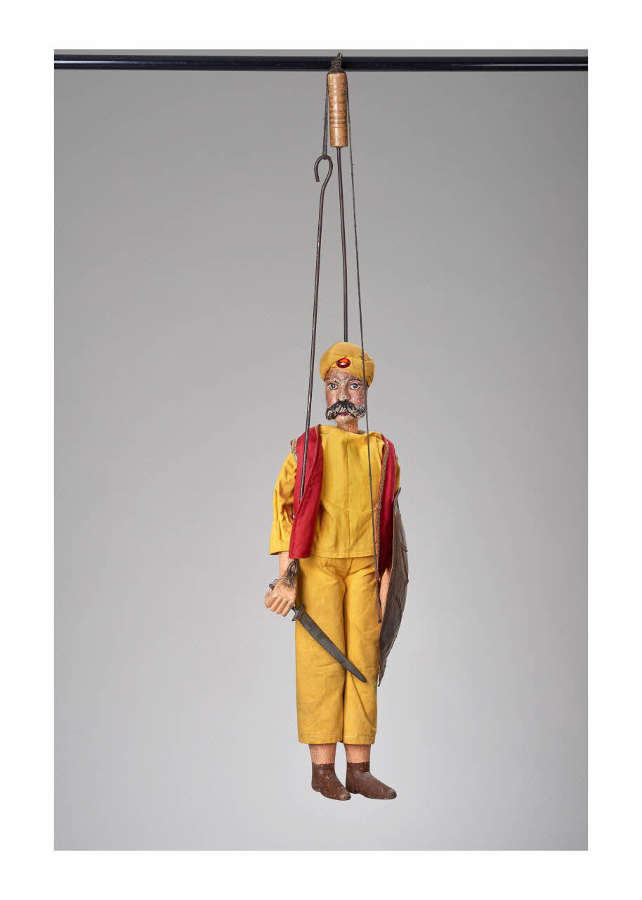 Giovanni Frangipane ; Vincenzo E. Mancuso marionnette à tringle et à fils Soldato magonzese Sicile, Italie 1990-1995 2015.1.29 Photo Mucem/ Yves Inchierman