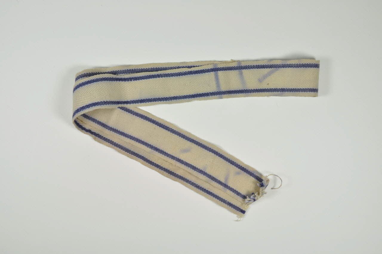 MATERIEL DE BRODEUSE D'OR 1984.9.294 Photo Mucem