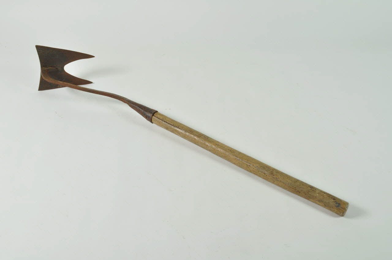 HOUE A VIGNE fessou 1982.43.24 Photo Mucem