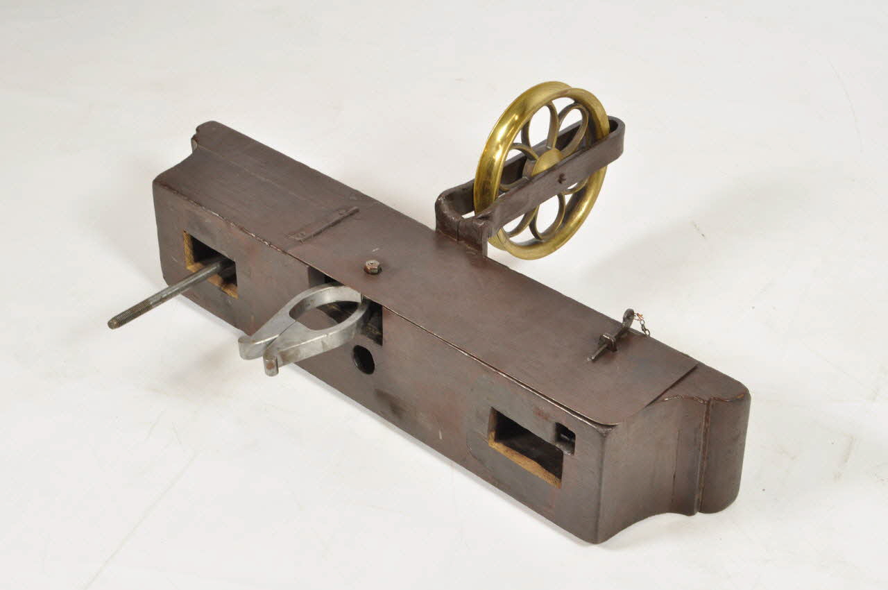 GUILLOTINE 1872 1982.50.1.14.1-2 Photo Mucem