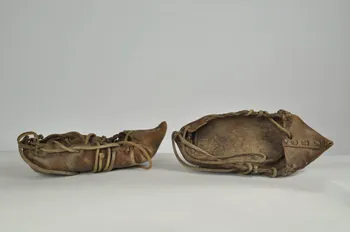 PAIRE DE SANDALES DMH1982.74.41.1-2 Photo Mucem