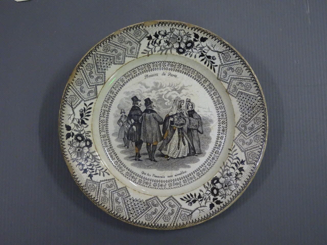 assiette plate Centre, France 1940 1961.95.18 Photo