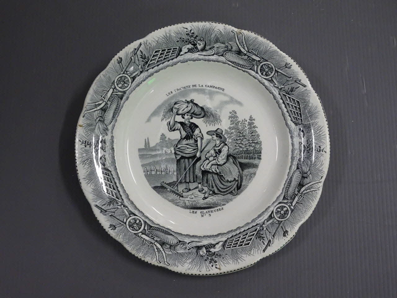 assiette plate 1963.39.22 Photo