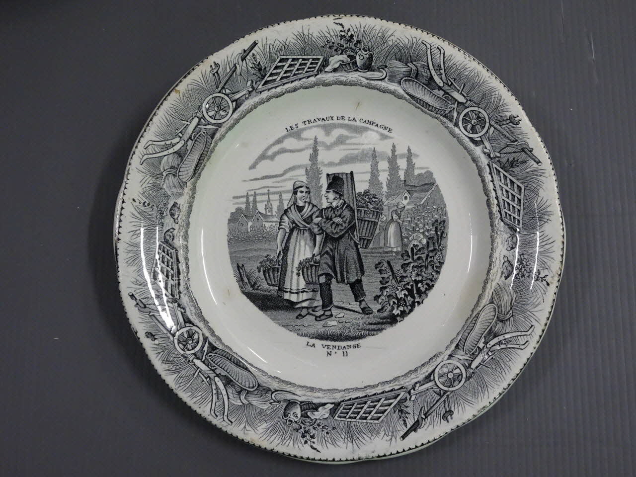 assiette plate 1963.39.23 Photo