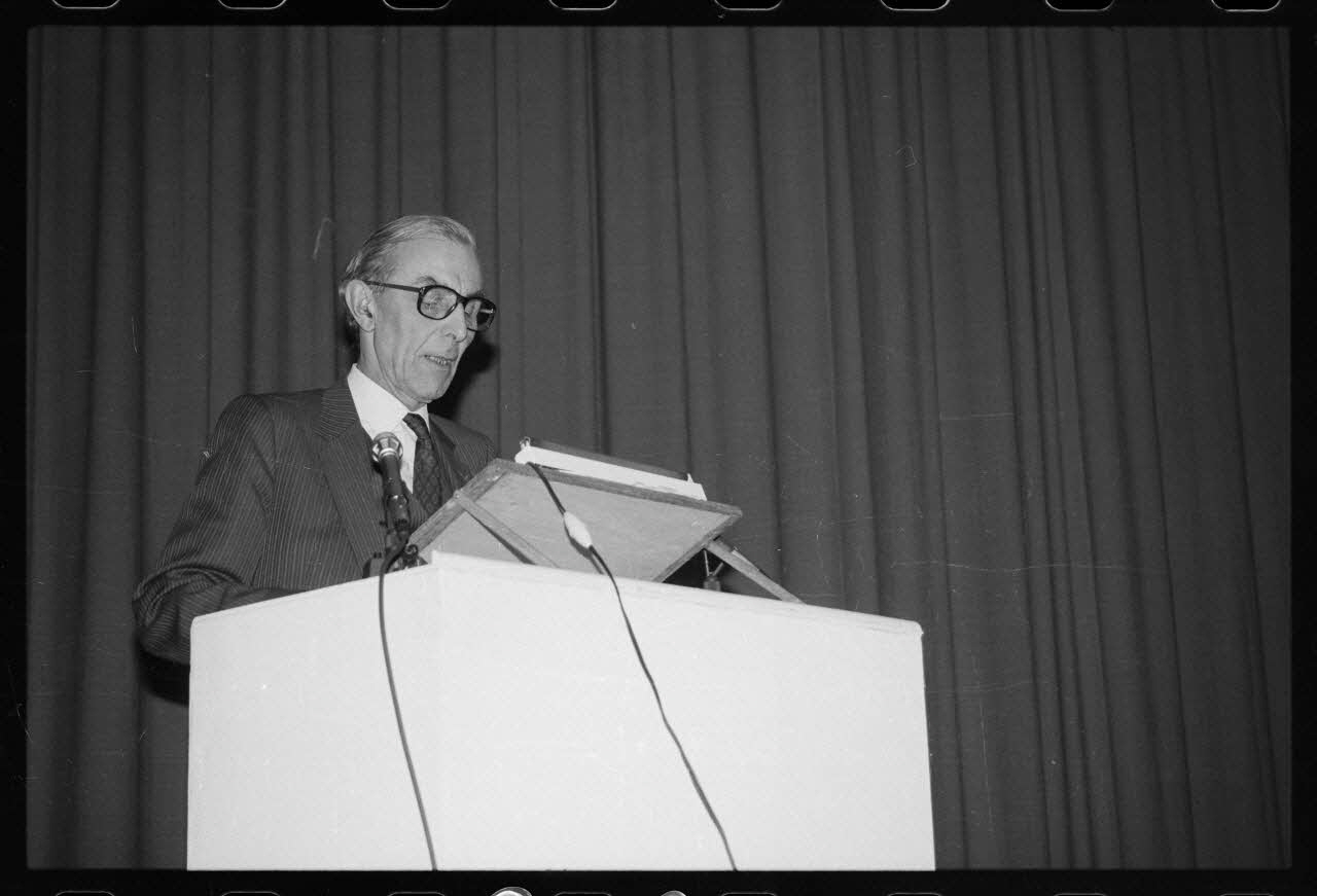 photographie MNATP. Hommage à Georges Henri Rivière. 26 novembre 1985 Ph.1986.17.32 Photo