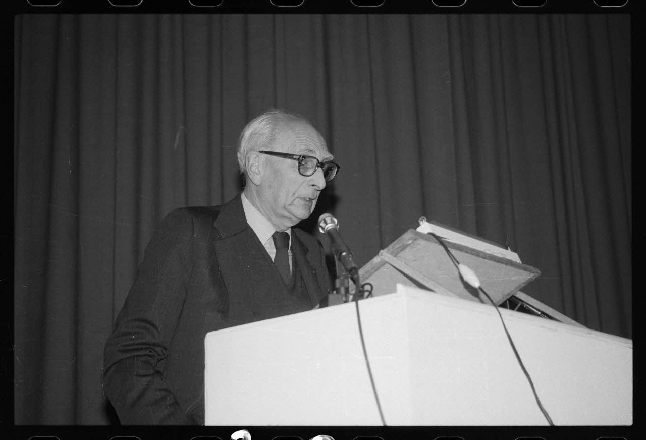 photographie MNATP. Hommage à Georges Henri Rivière. 26 novembre 1985 Ph.1986.17.33 Photo