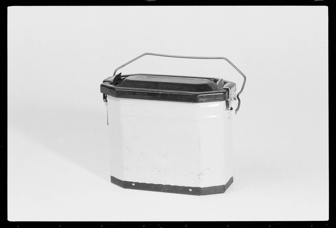 photographie MNATP. Exposition. Les Français et la table (20 novembre 1985 - 21 avril 1986) Ph.1986.22.30 Photo