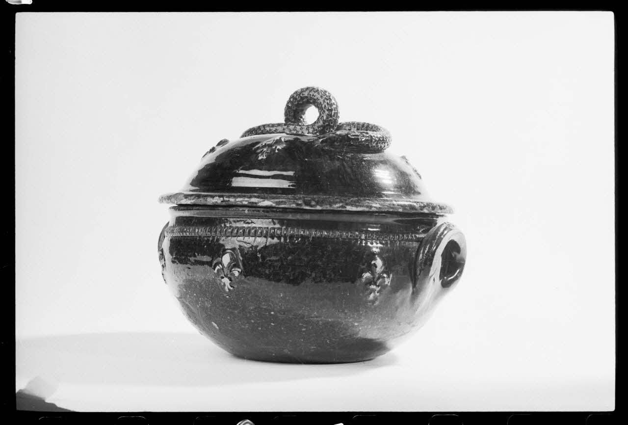 photographie MNATP. Exposition. Les Français et la table (20 novembre 1985 - 21 avril 1986) Ph.1986.22.96 Photo